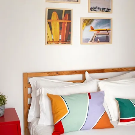 With A Cozy Private Terrace Specially At Night Apartament Lizbona