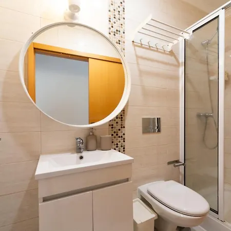 Apartament With A Cozy Private Terrace Specially At Night