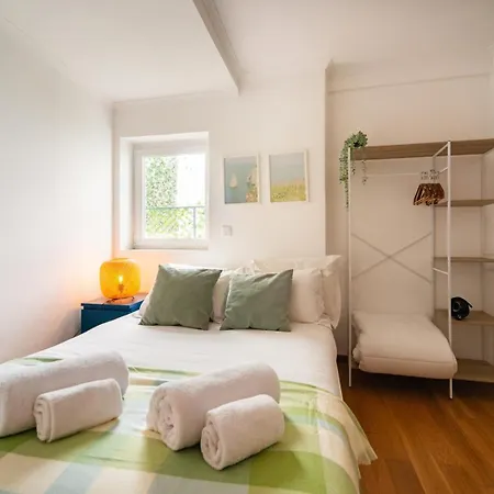 With A Cozy Private Terrace Specially At Night * Lisboa