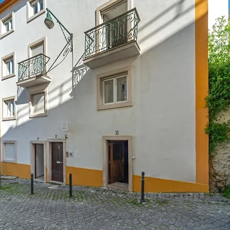 Lägenhet With A Cozy Private Terrace Specially At Night