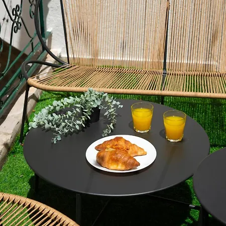 With A Cozy Private Terrace Specially At Night * Lisbon