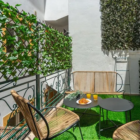Apartment With A Cozy Private Terrace Specially At Night