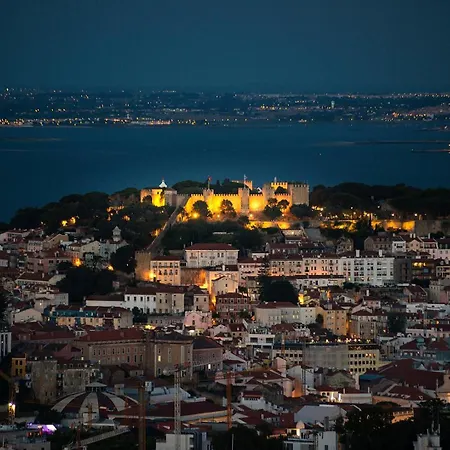 Apartment With A Cozy Private Terrace Specially At Night Lisbon